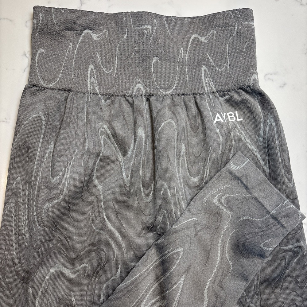 AYBL Empower Seamless Leggings Gray Wave Pattern Sz XSM EUC
